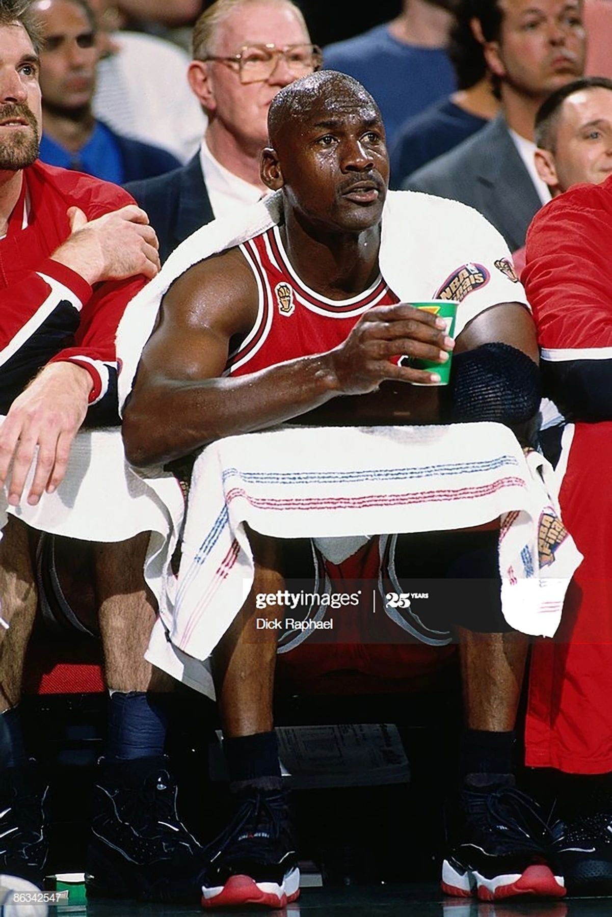 1997 NBA Finals Chicago Bulls Utah Jazz NBA Bench Towel Jordan