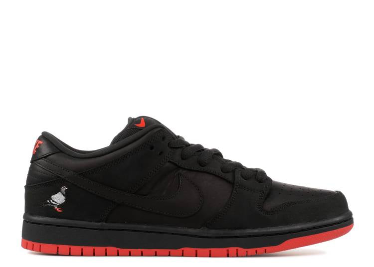 Dunk Low Black Pigeon