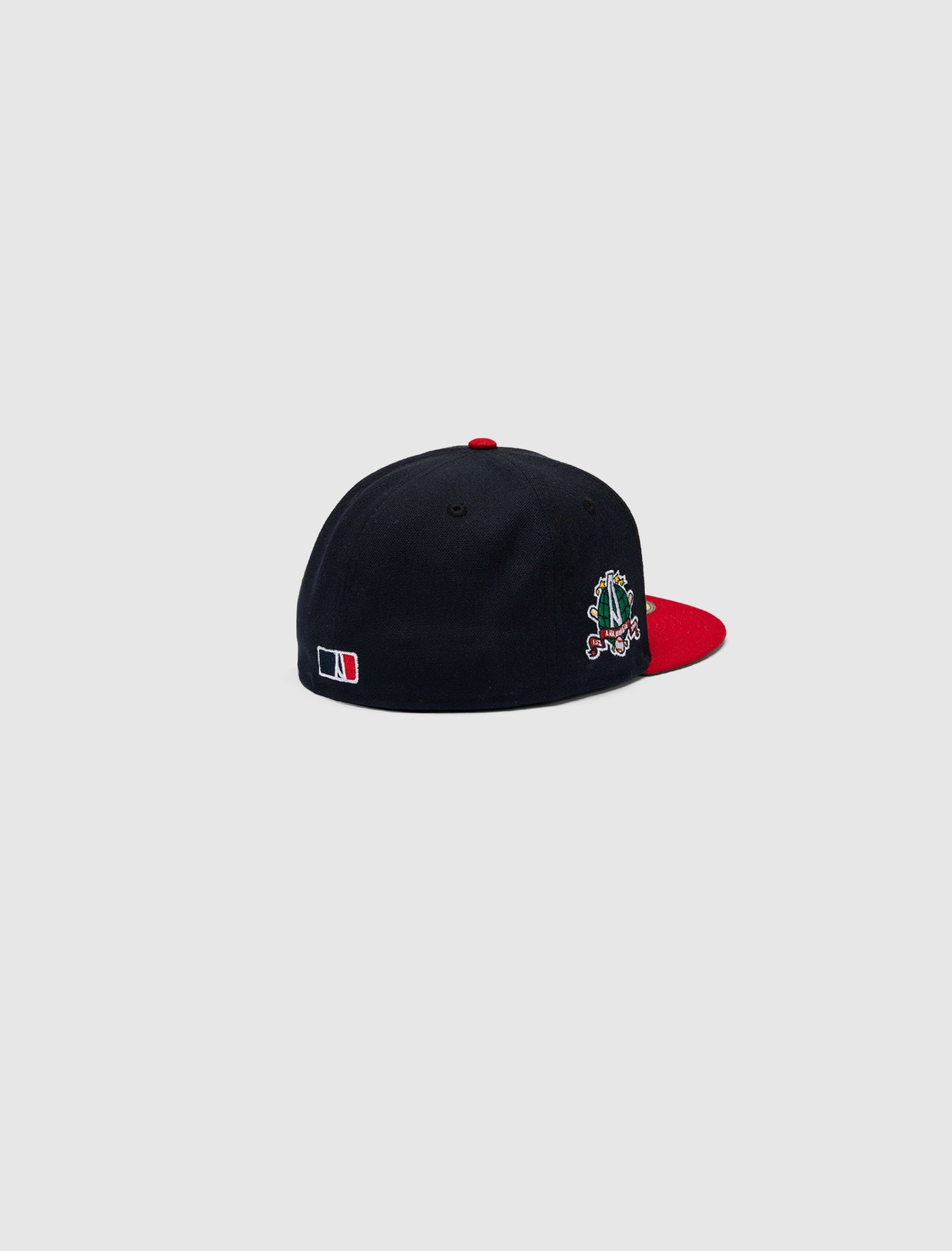 A MA MANIÉRE 5950 A LOGO HAT