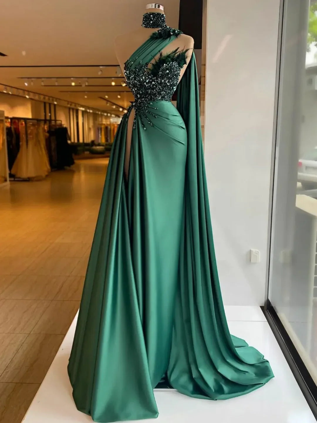 Green Sequins Slim Fit Sexy mermaid One Shoulder satin fold Side Split Pleats Prom Gowns Beaded Feather Party Evening Dress