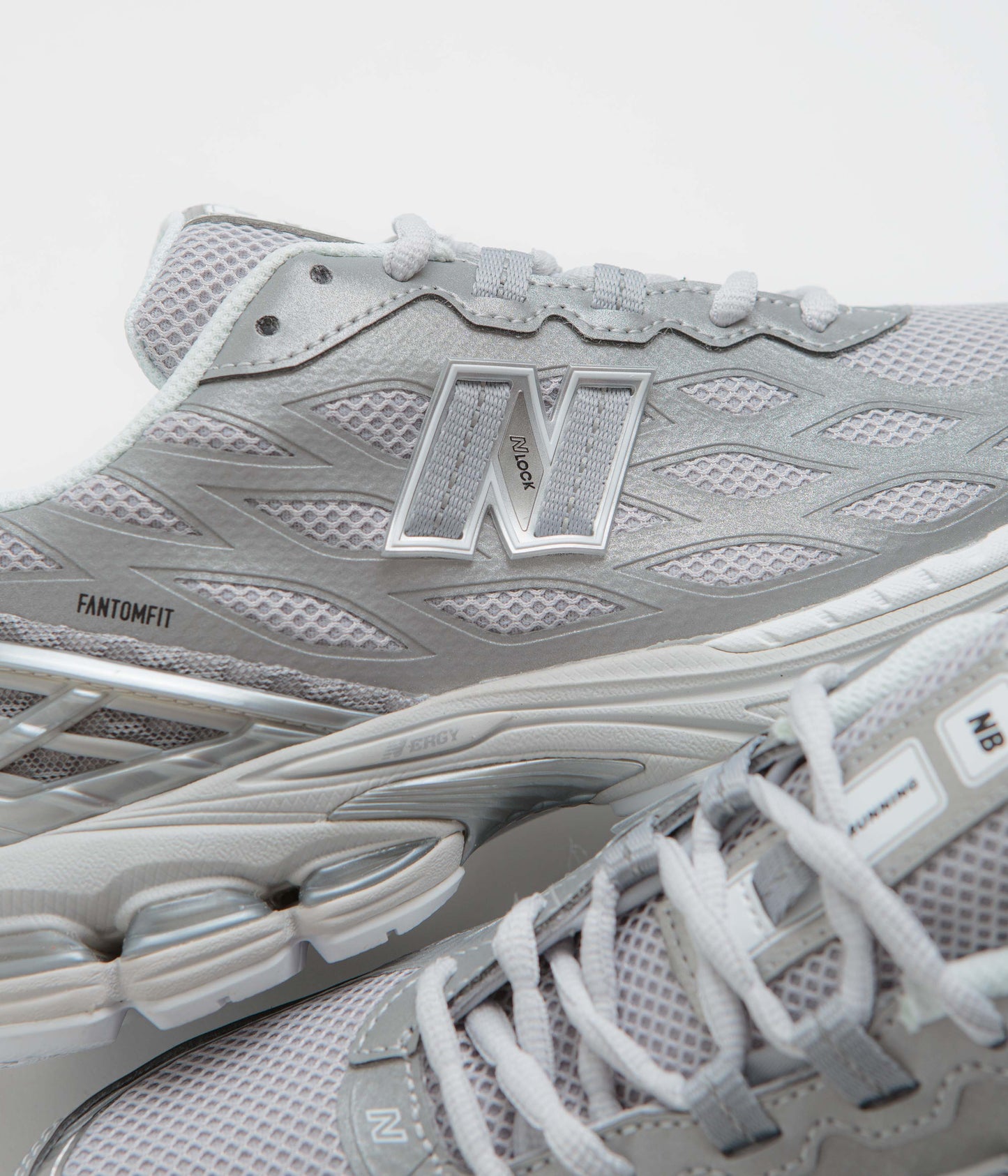 New Balance 1906W Shoes - Silver Metallic / White