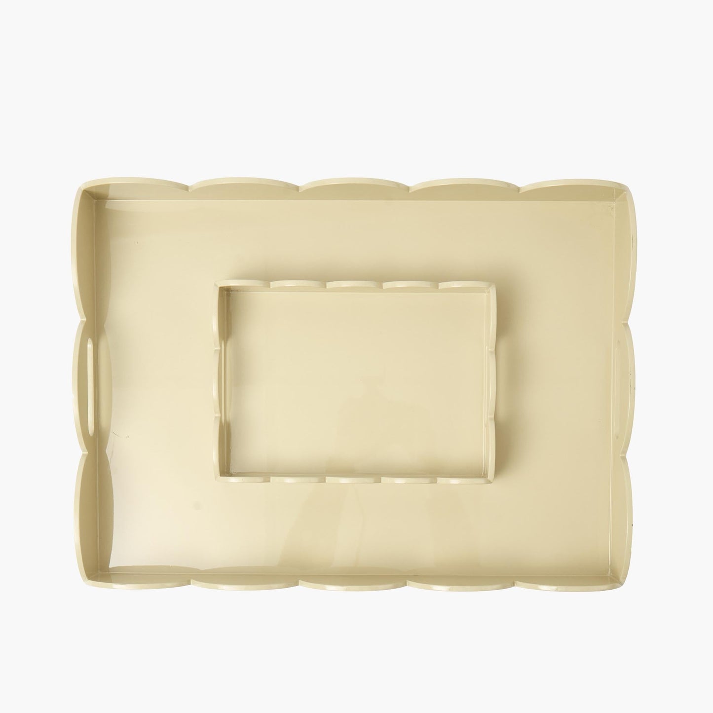 Putty Small Scalloped Lacquer Tray