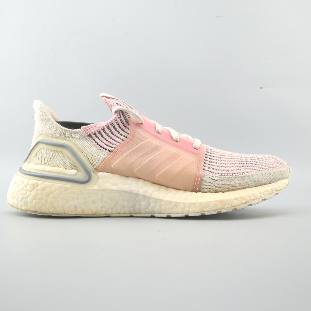 ADIDAS  ULTRA BOOST 19
