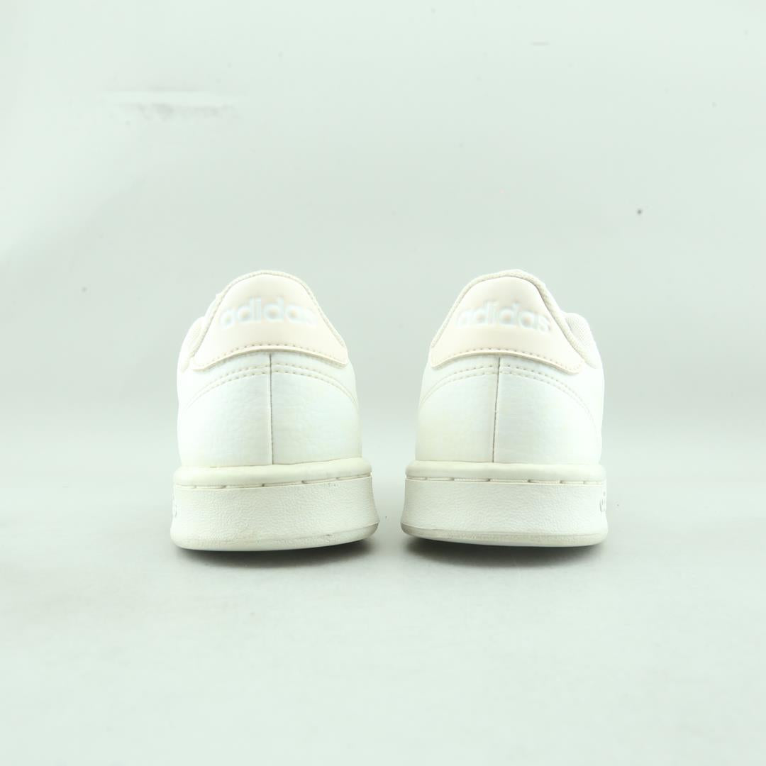 ADIDAS ADVANTAGE