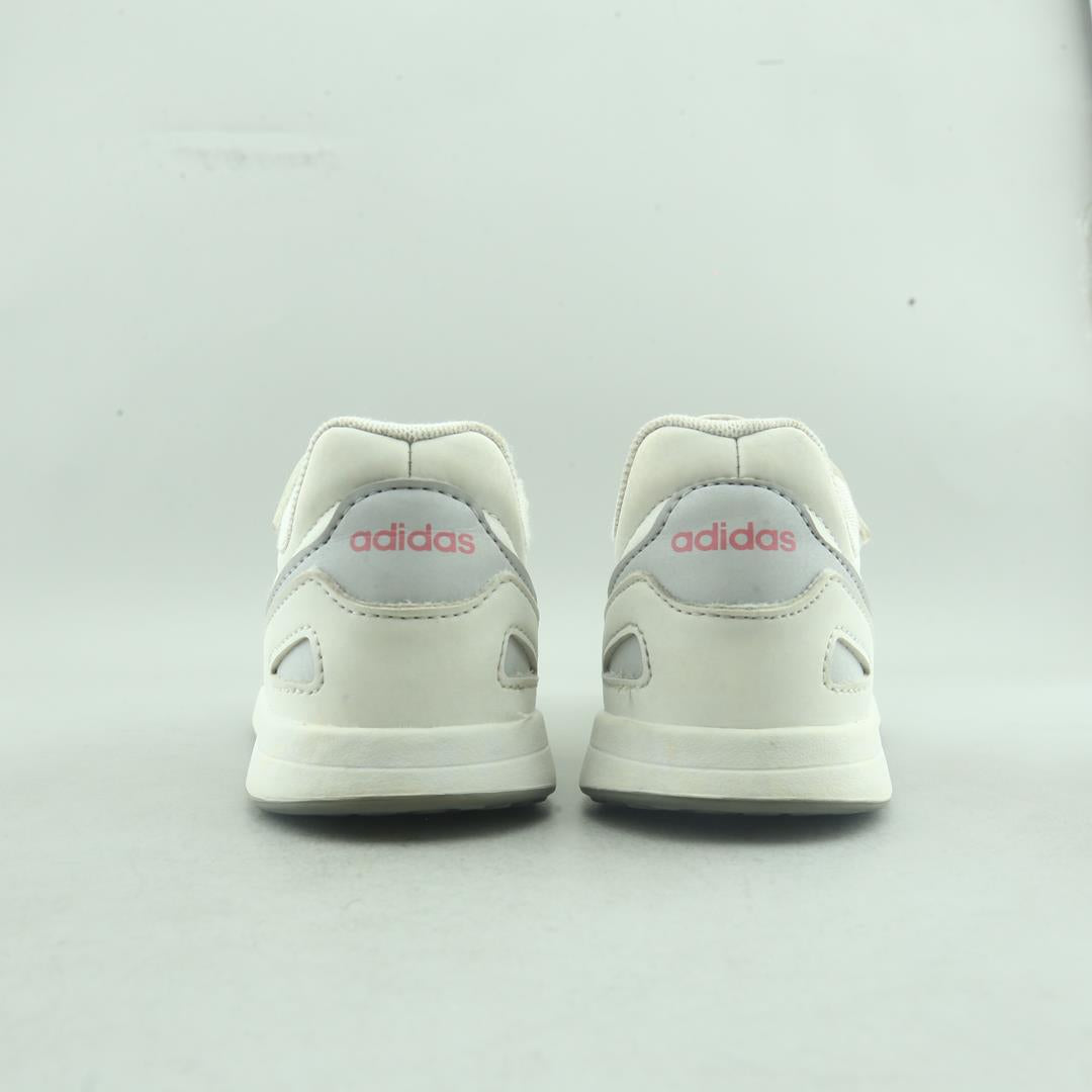 ADIDAS  VS SWITCH 3