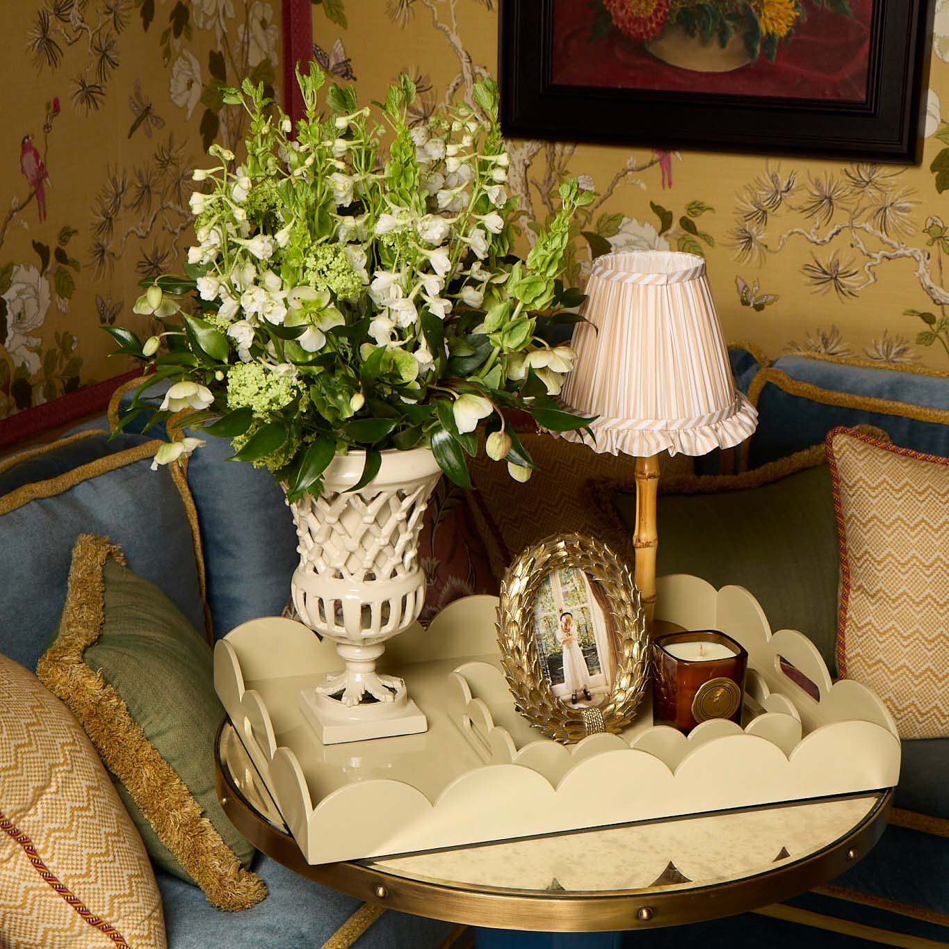 Putty Small Scalloped Lacquer Tray