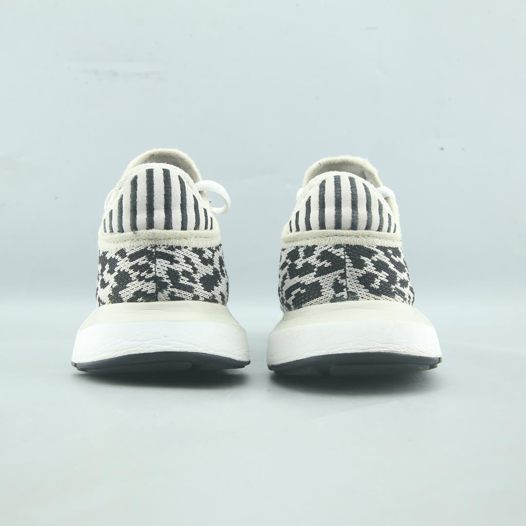 ADIDAS  SWIFT RUN X