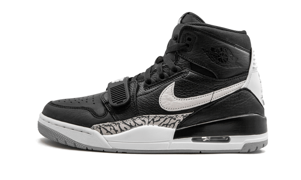 Legacy 312 "Black White" AV3922 001