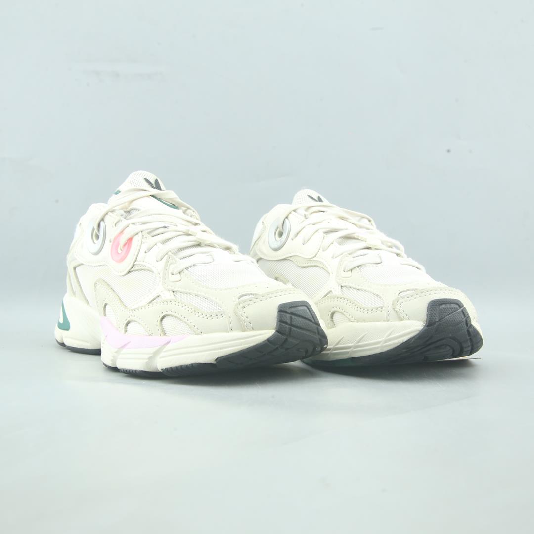 ADIDAS ASTIR