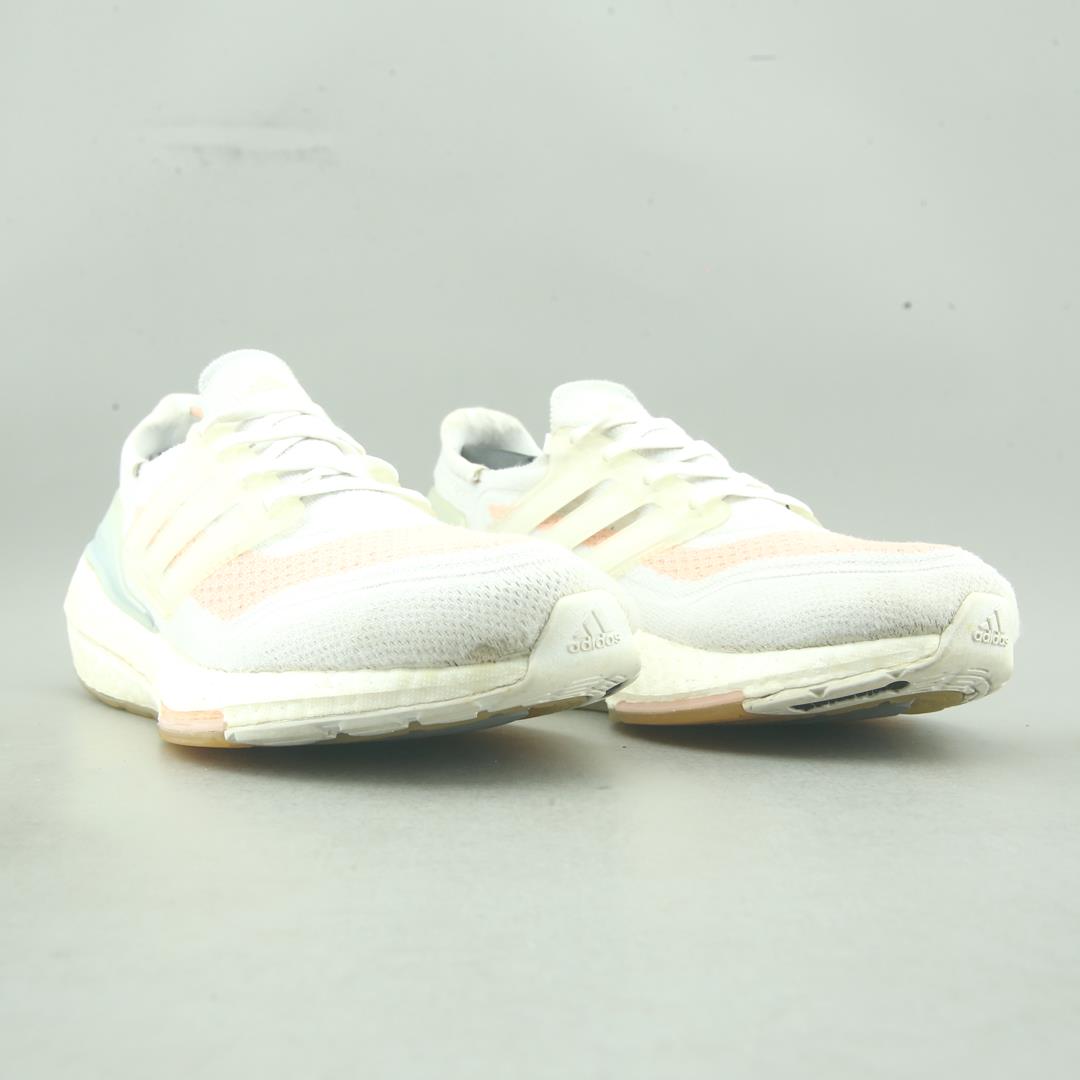 ADIDAS  ULTRA BOOST 21
