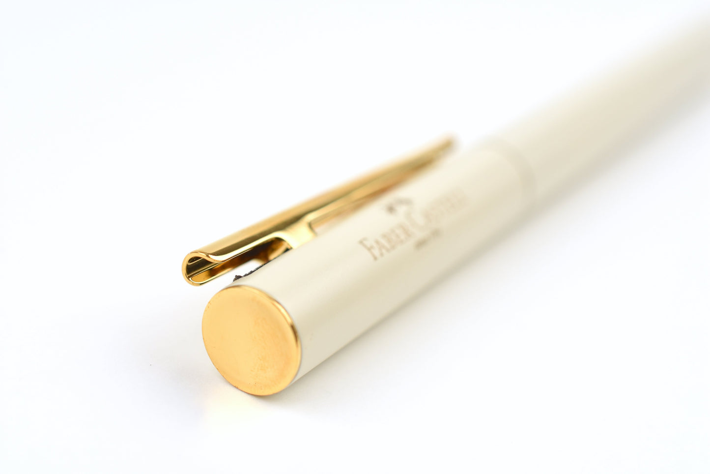Faber-Castell - Design Neo Slim Gold Fountain Pen - Marshmallow - Limited Edition