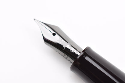 BUNGUBOX Original Fountain Pen - The Mini Witch