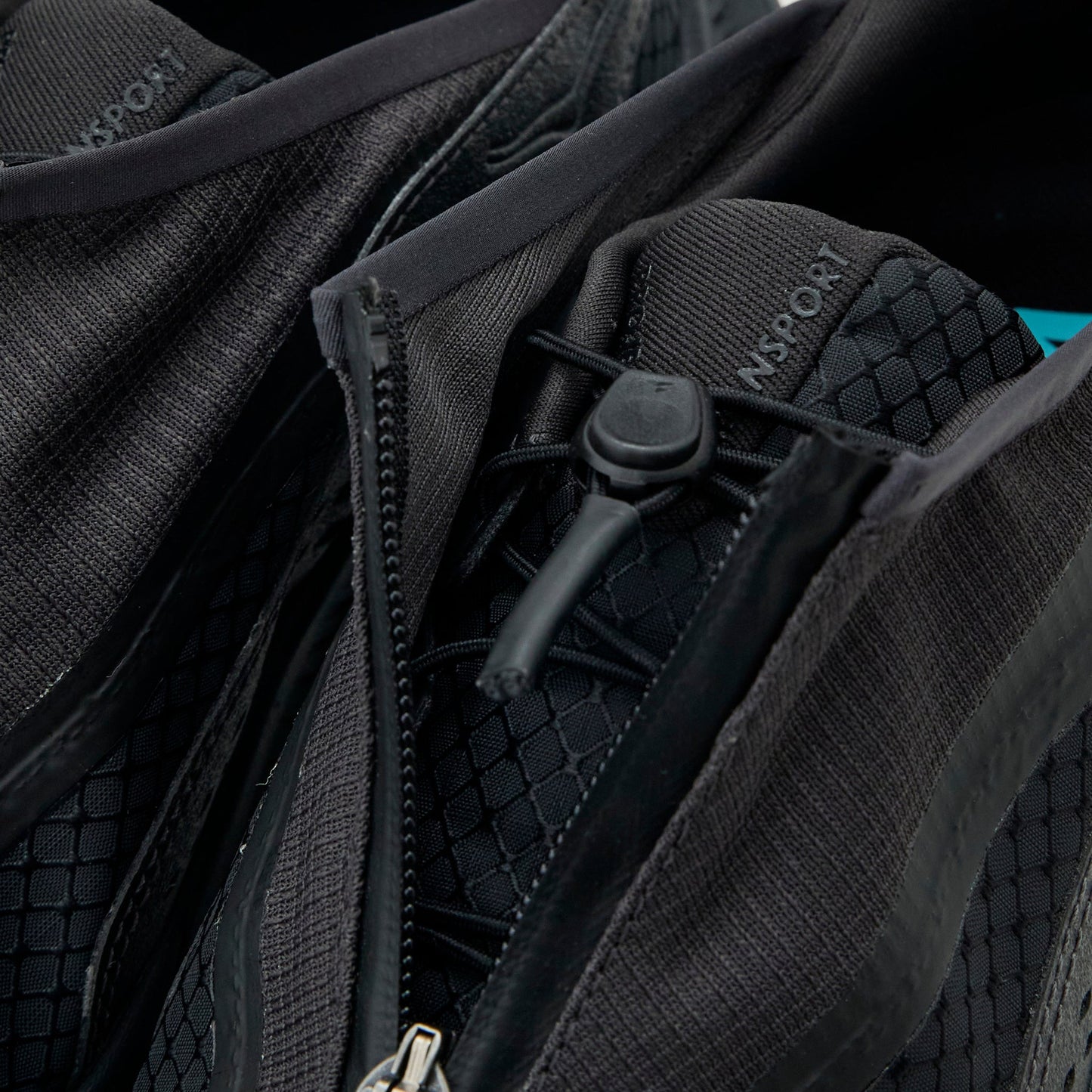 Project Transport Carbon Black | Black