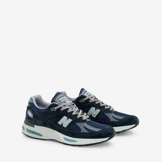 Made in UK 991v2 Dark Navy | Smoked Pearl | Silver