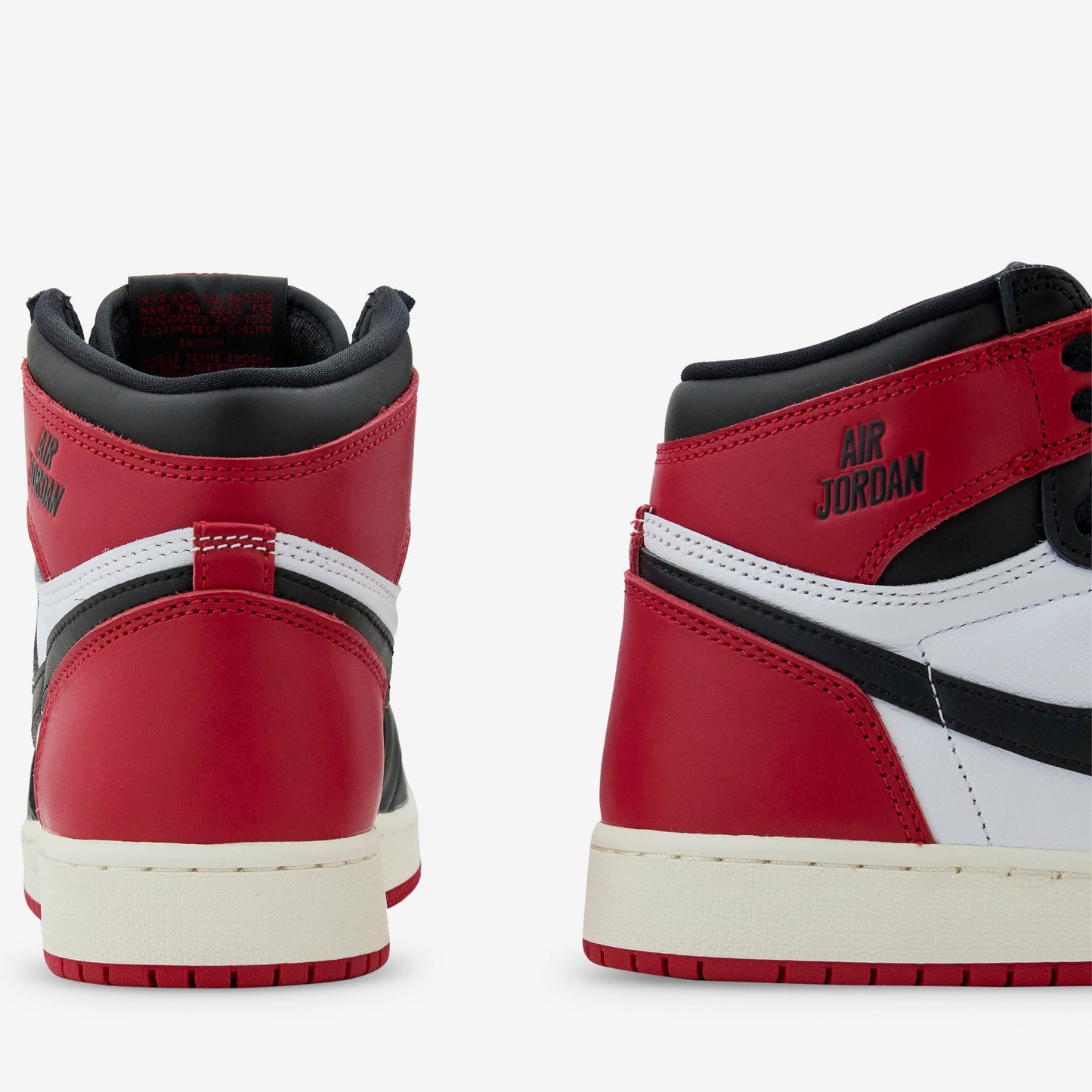Grade School Air Jordan 1 Retro High OG 'Black Toe' White | Black | Varsity Red | Sail