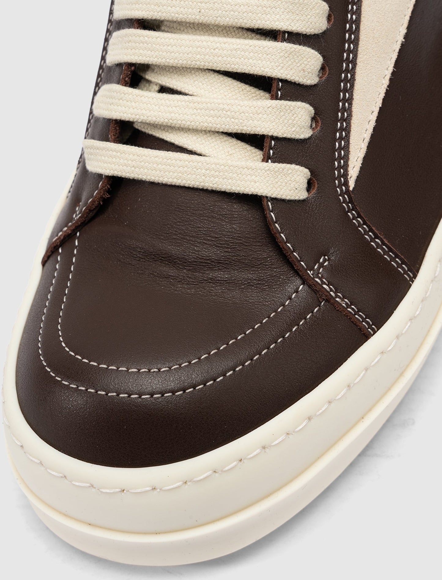 VINTAGE SNEAKERS