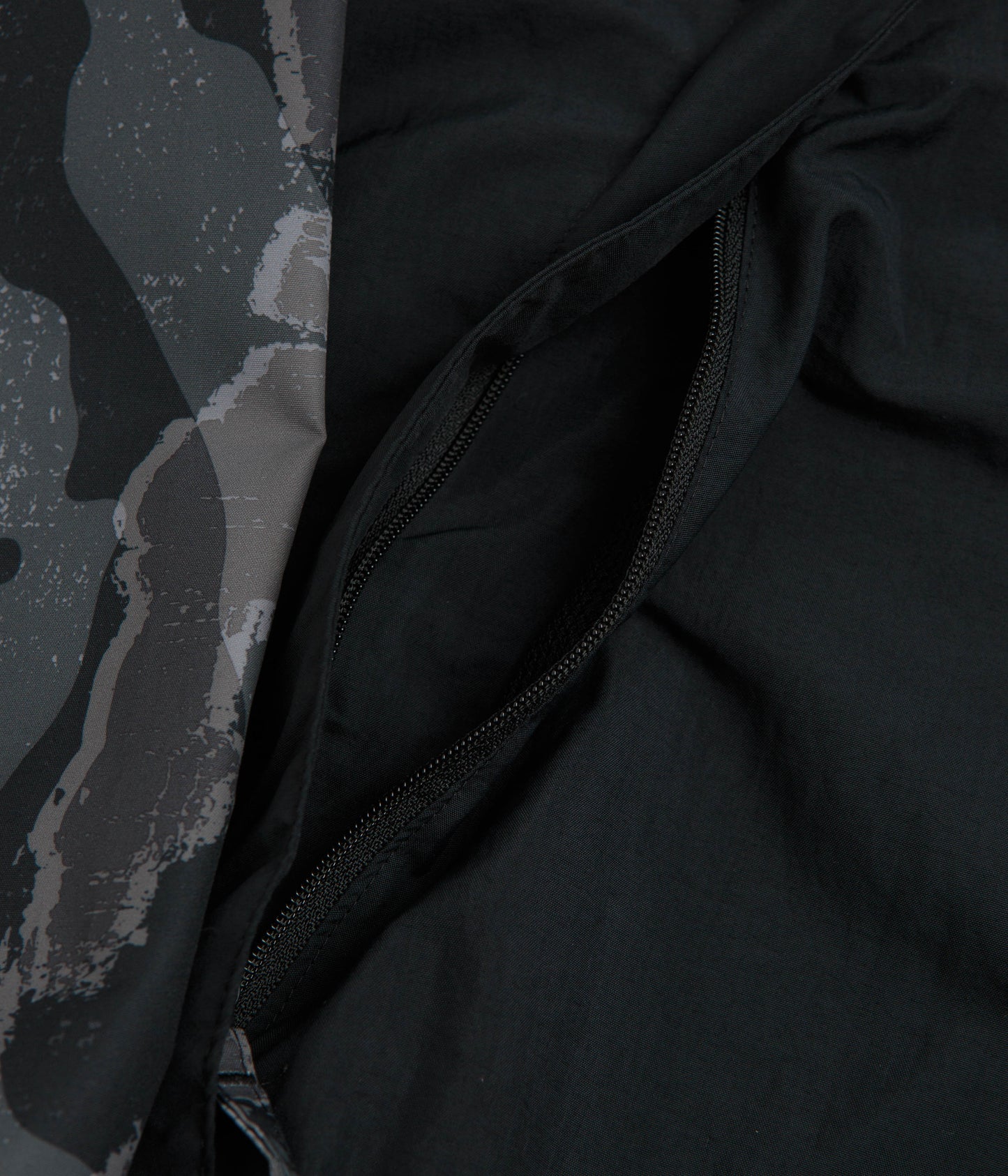Columbia Spire Valley Printed Windbreaker Jacket - Black Treebark / Black