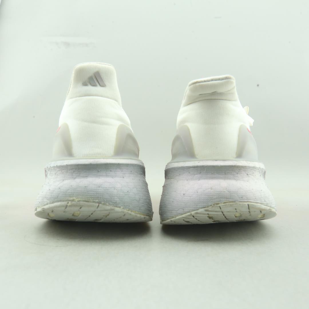 ADIDAS  ULTRABOOST 5