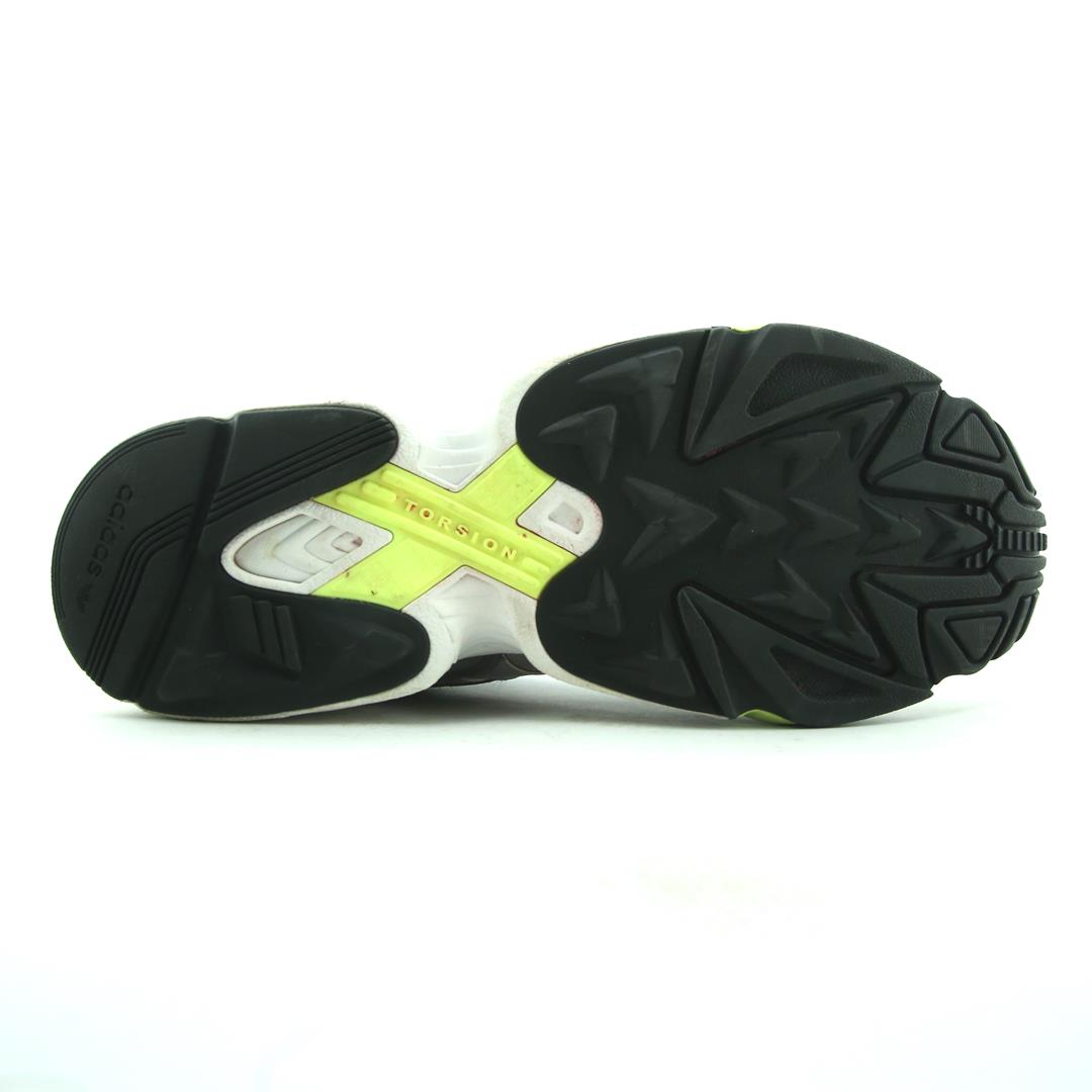 ADIDAS  YUNG-96