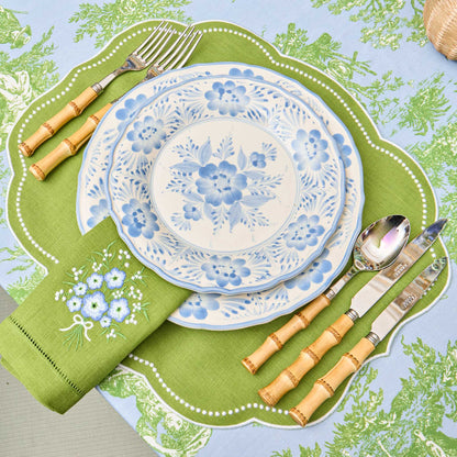 Green Floral Embroidered Linen Napkins (Set of 4)
