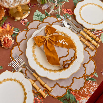Putty Laurel Dinner Plates (Set of 4)
