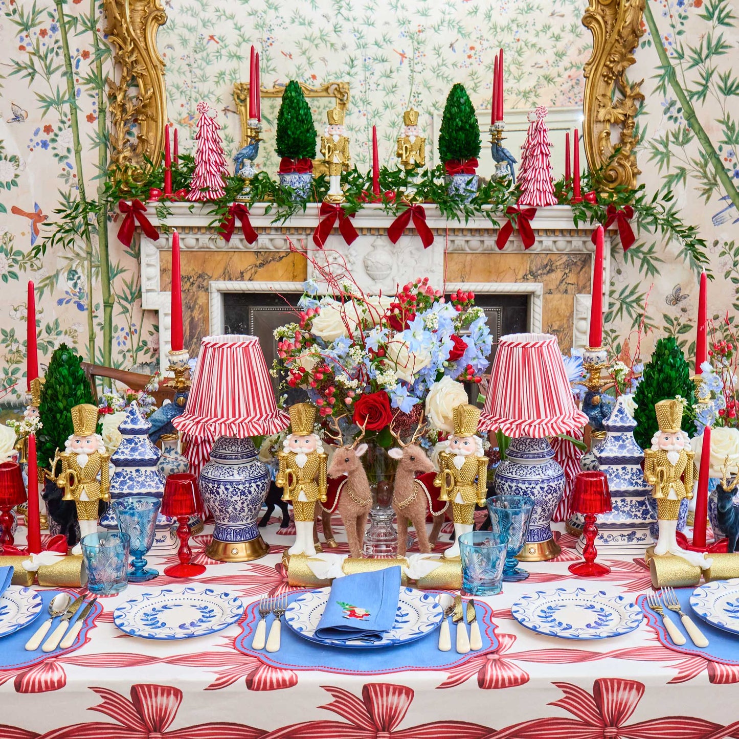 Elizabeth Blue Garland Dinner Plate