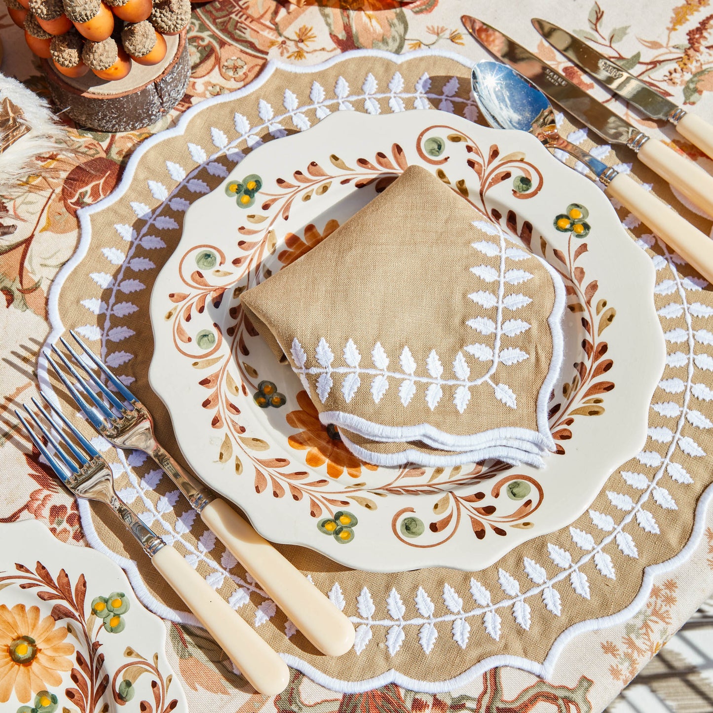 Natural Laurel Placemats & Napkins (Set of 4)