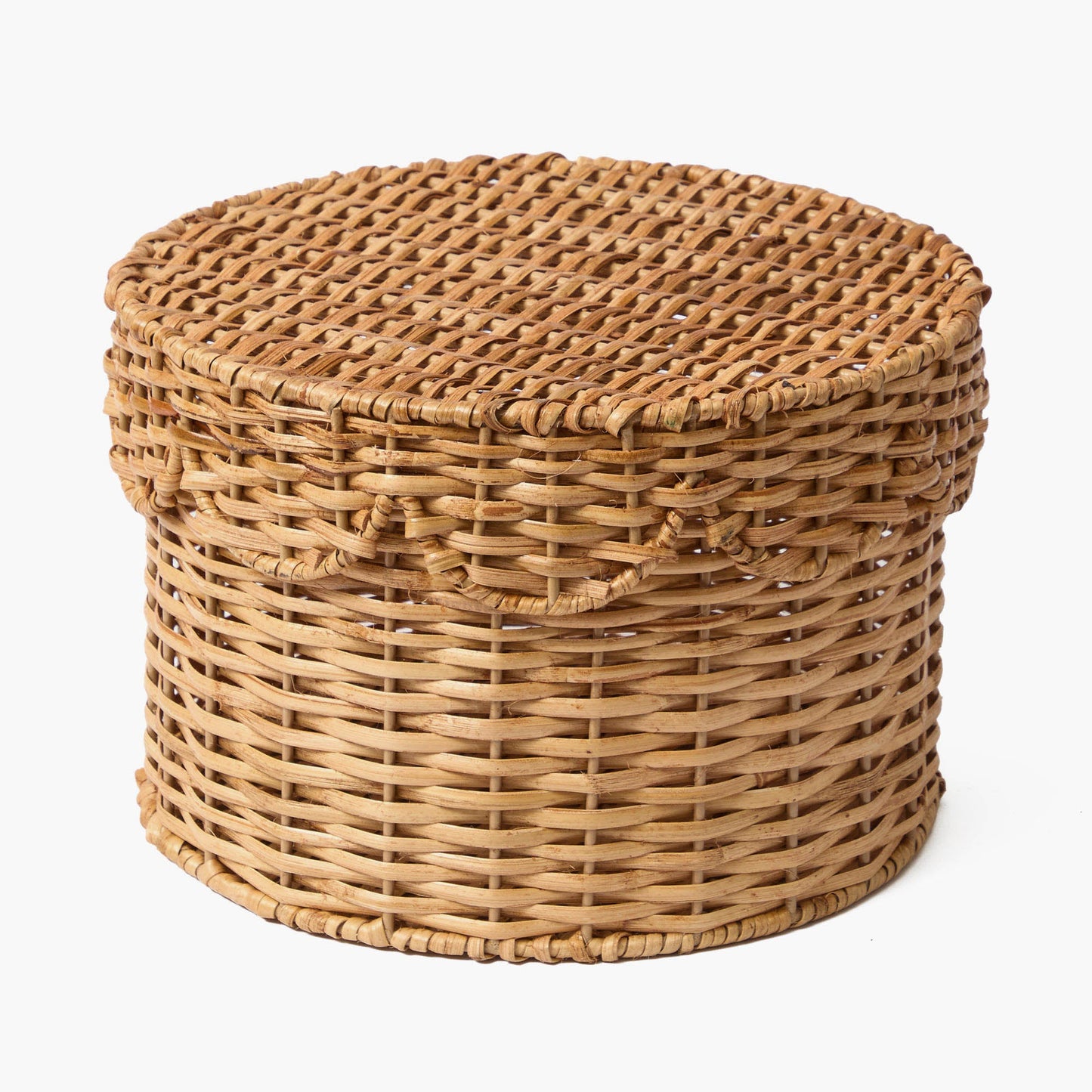 Scalloped Round Lidded Rattan Box - Small