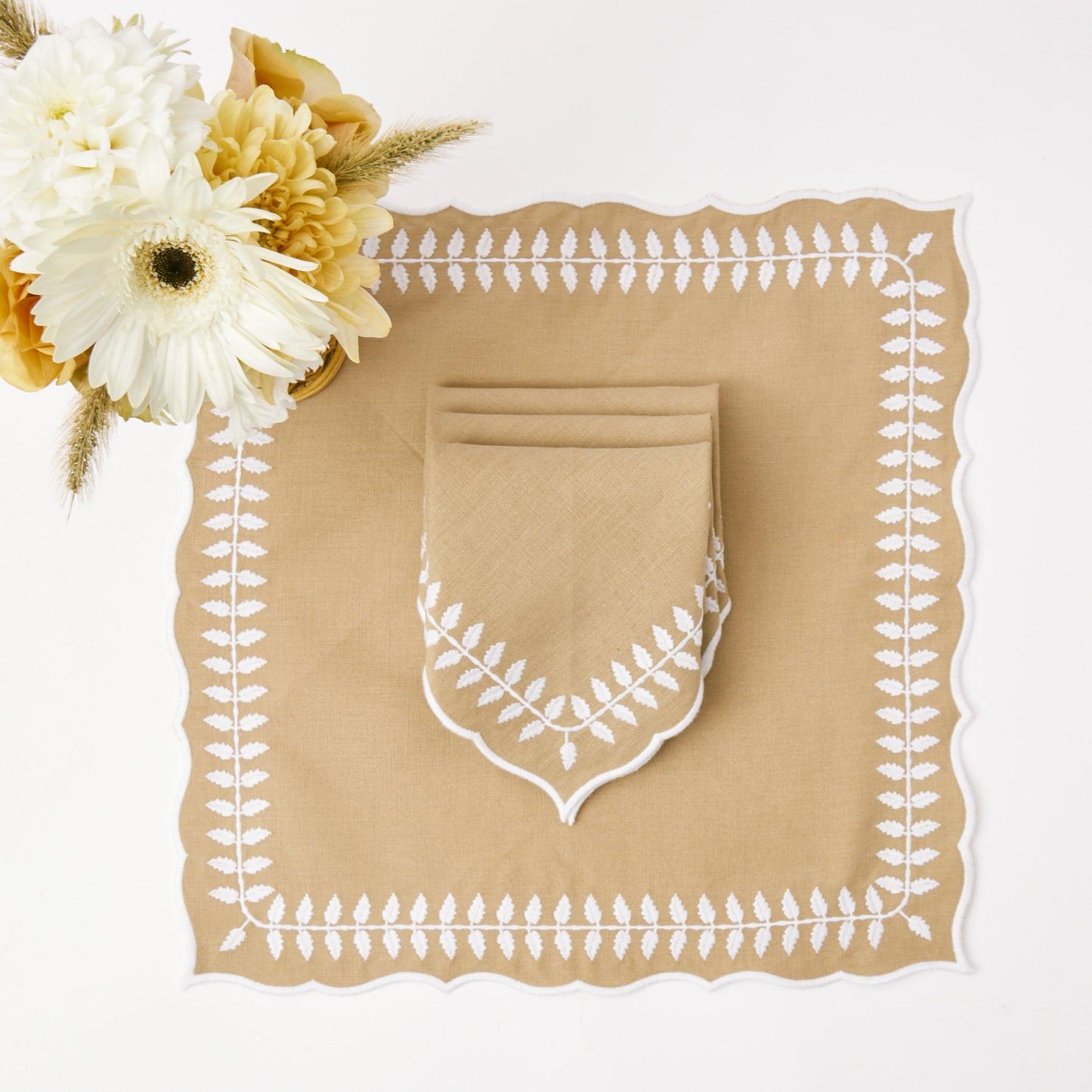 Natural Laurel Placemats & Napkins (Set of 4)