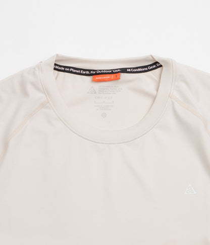 Nike ACG Wildsee T-Shirt - Light Orewood Brown / Light Crimson / Summit White