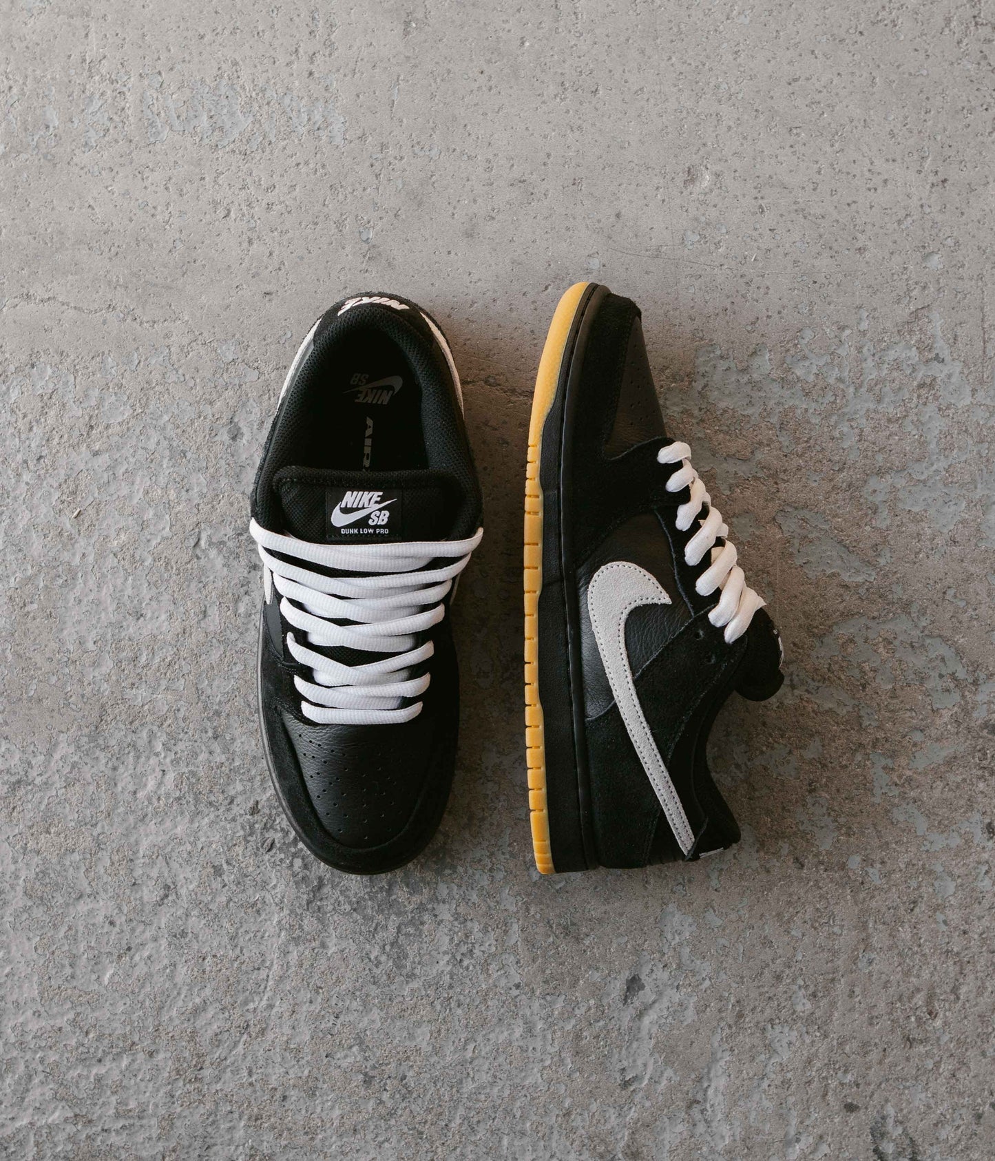 Nike SB Dunk Low Pro Shoes - Black / White - Black - Gum Light Brown - Black