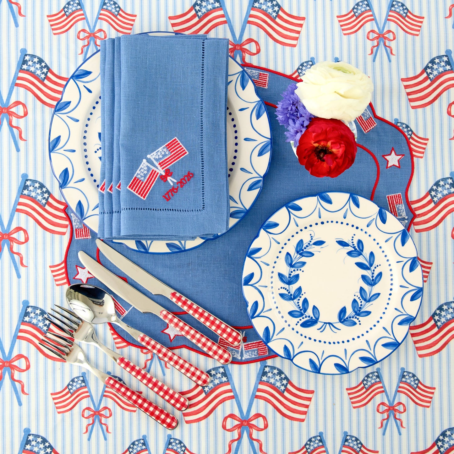 Elizabeth Blue Garland Starter Plate